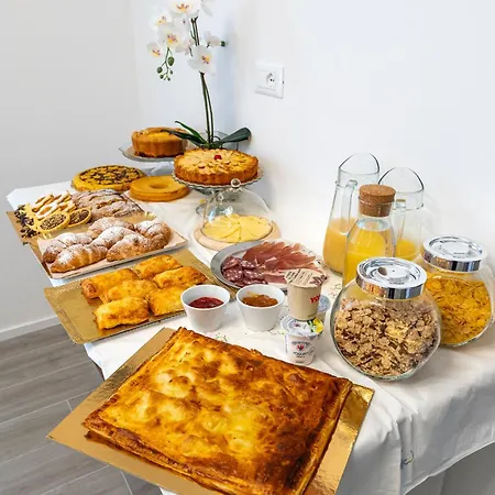 Alojamento de Acomodação e Pequeno-almoço Per Le Vie Del Conero 3*