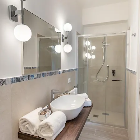 Per Le Vie Del Conero 3* سيرولو