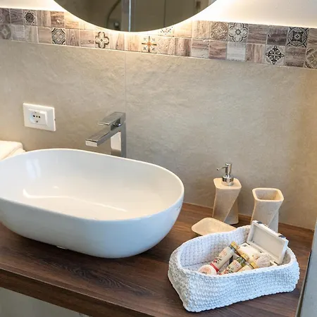 Per Le Vie Del Conero 3*