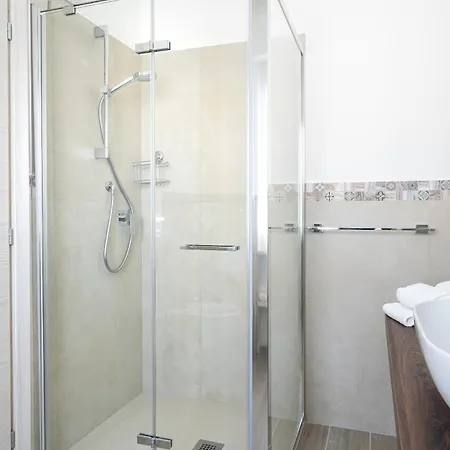 Per Le Vie Del Conero 3* سيرولو